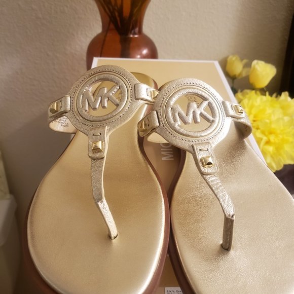 Michael Kors sandal - Picture 2 of 5